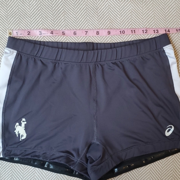 ASICS size Large running shorts - Picture 2 of 12